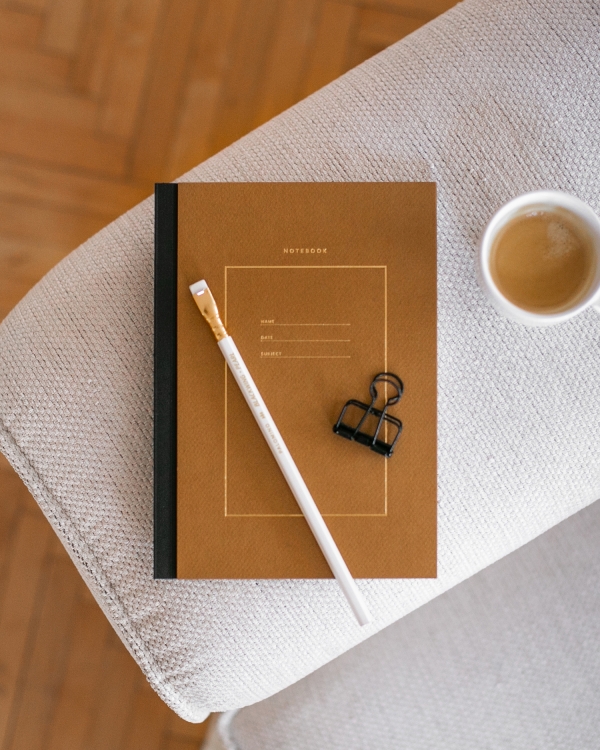 STUDIO MOTTOS Noktalı Sert Kapaklı Defter - Kahve