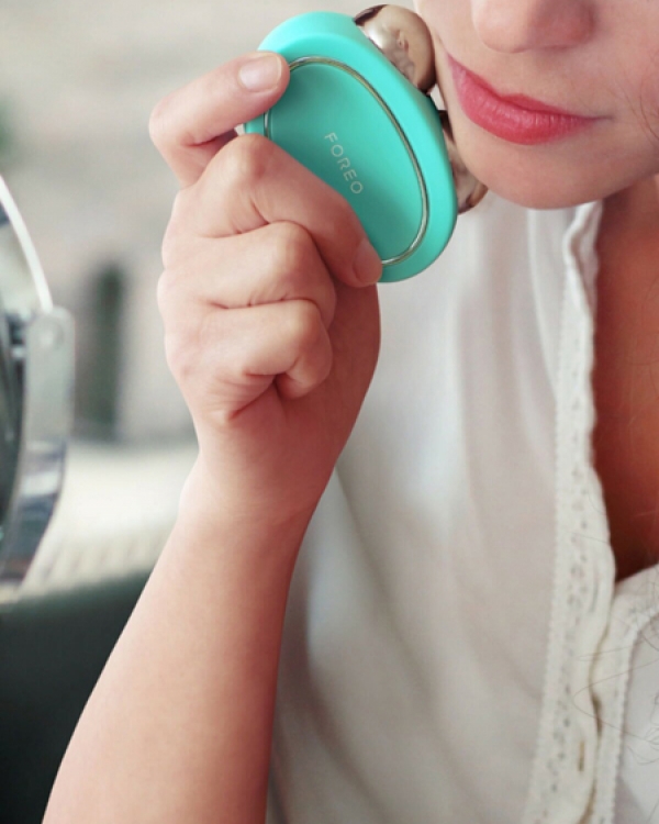 FOREO BEAR Akıllı Microcurrent Yüz Sıkılaştırma Cihazı